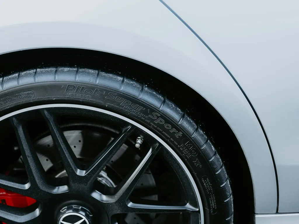 les-pneus-de-voiture-susent